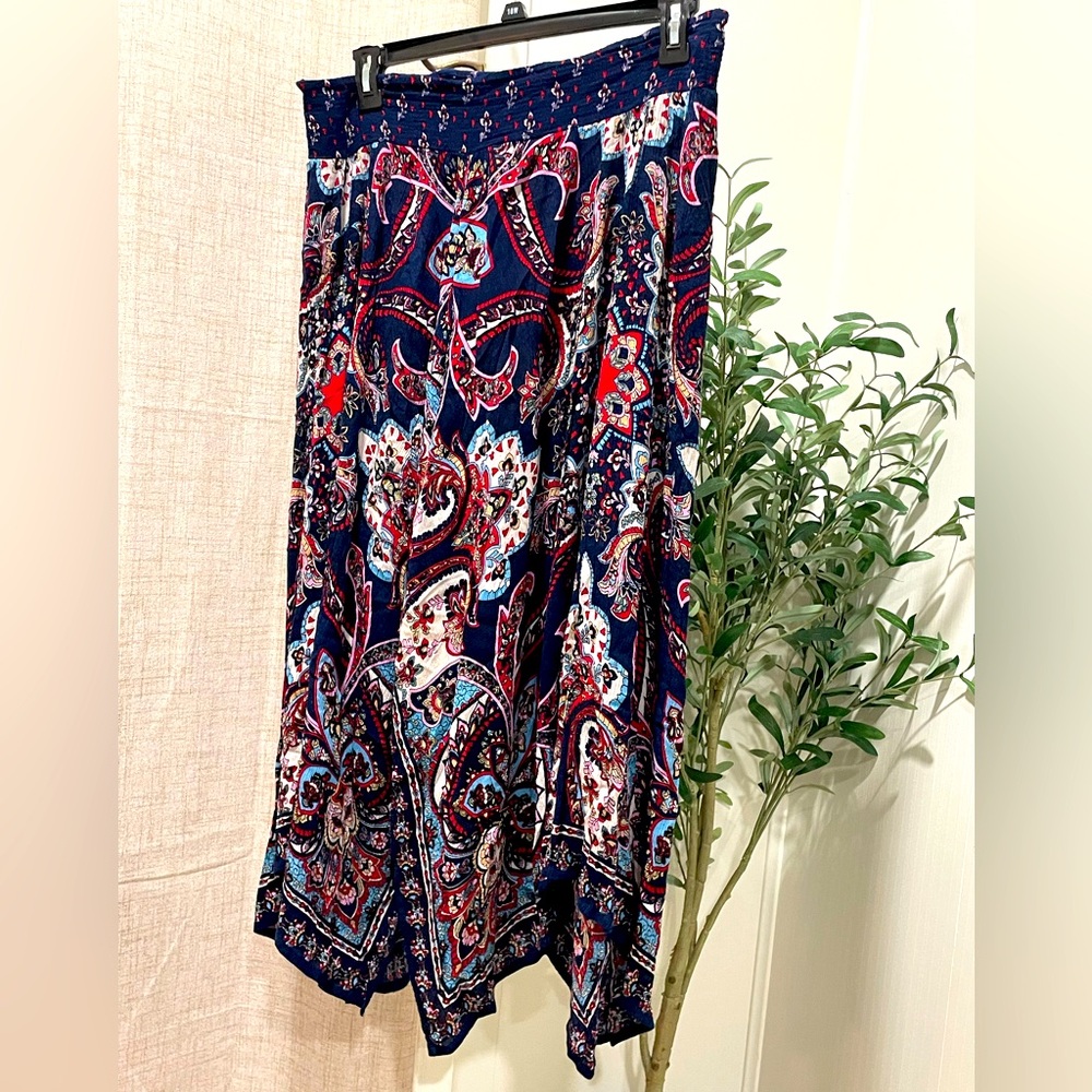 Hanky hem beautiful flowy full maxi skirt